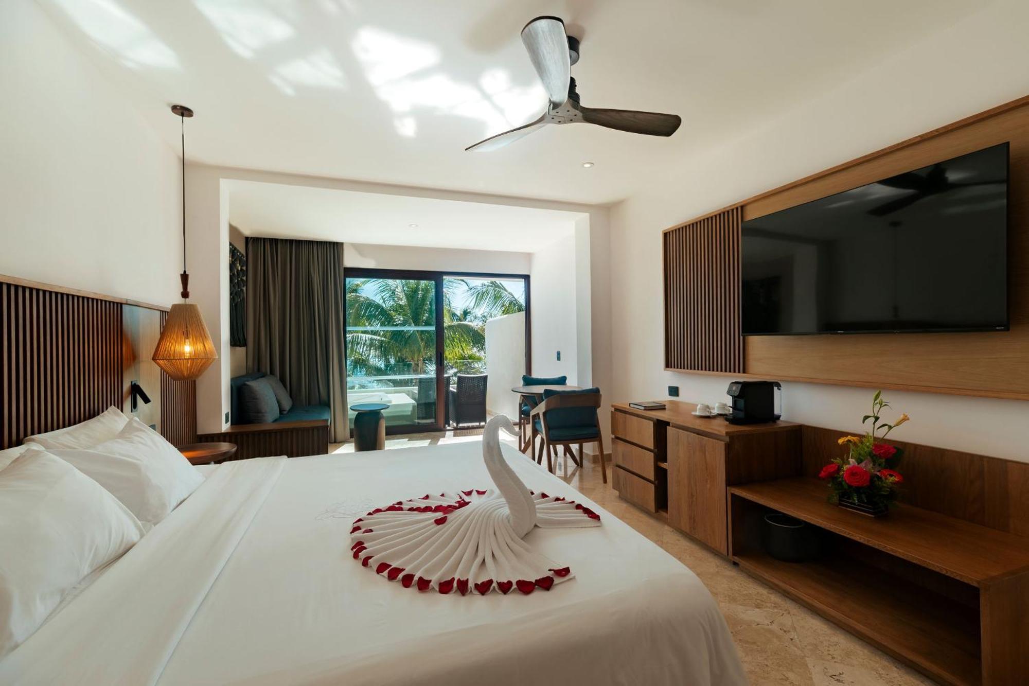 Junior Suite Premium Ocean Front