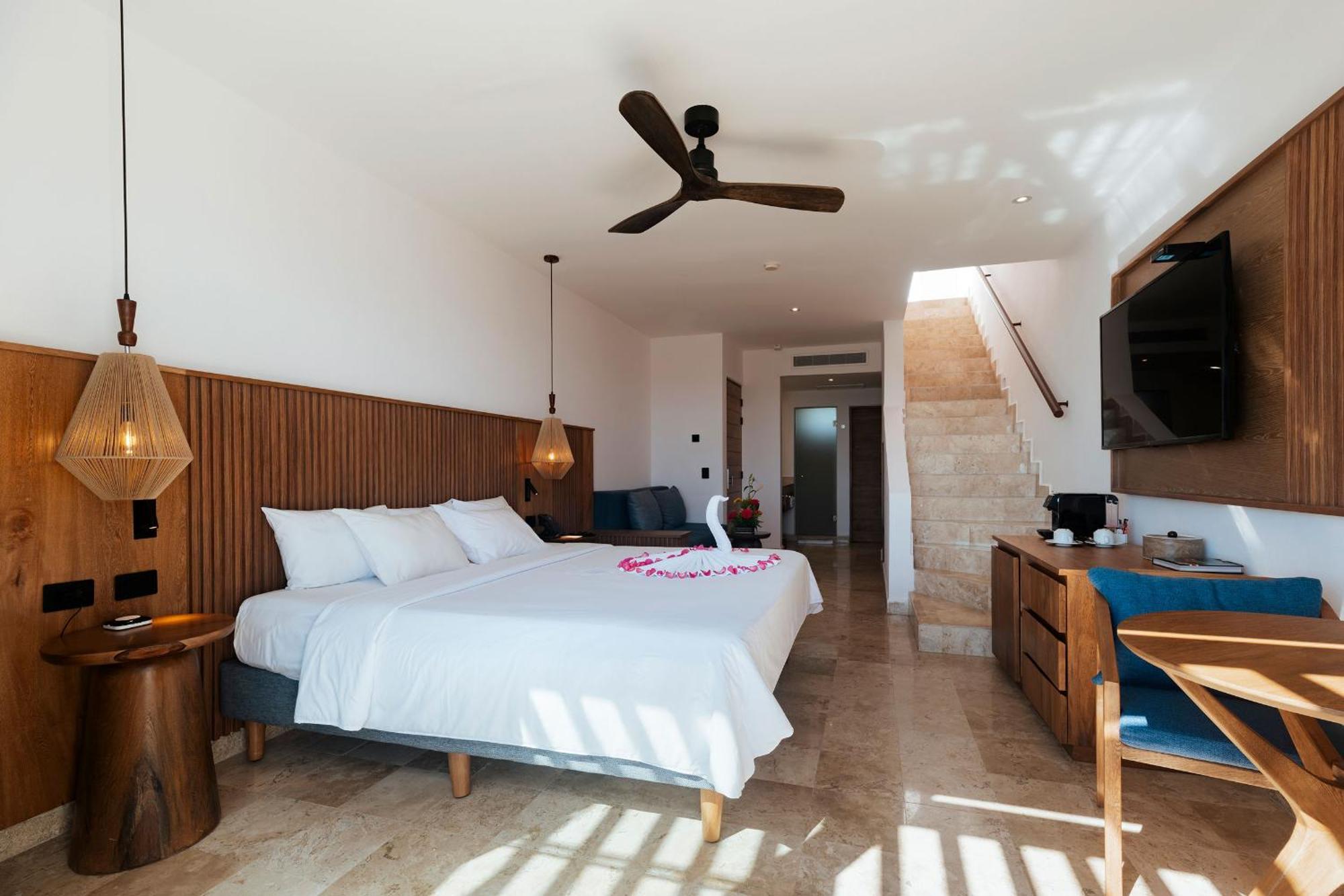 Junior Suite Garden Premium Ocean Front