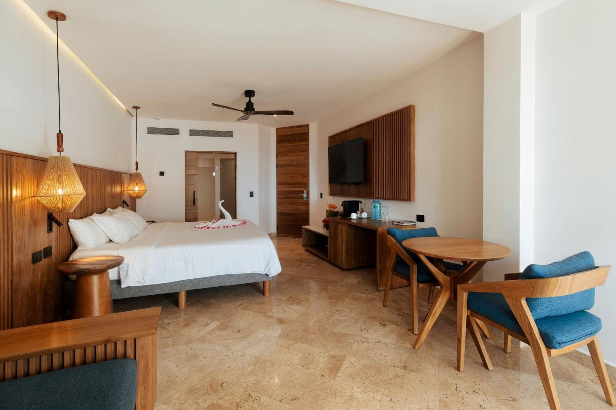Junior Suite Garden Premium Ocean Front